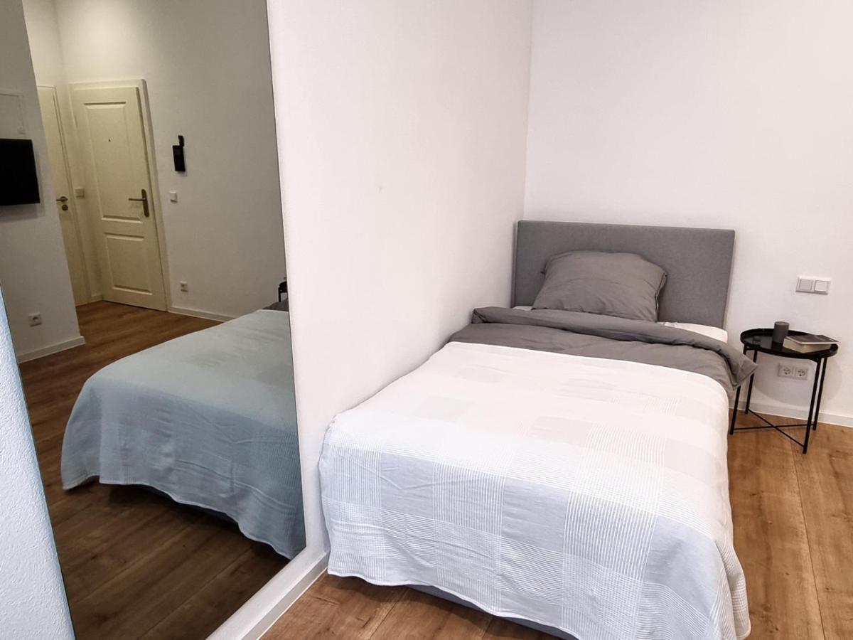 Modernes Apartment คาร์ลสรูเฮอ ภายนอก รูปภาพ